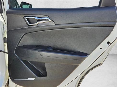 Used 2023 Kia Sportage LX image 23