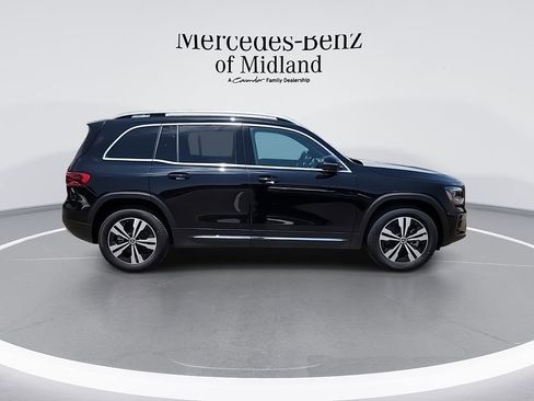 New 2025 Mercedes-Benz GLB 250 image 9