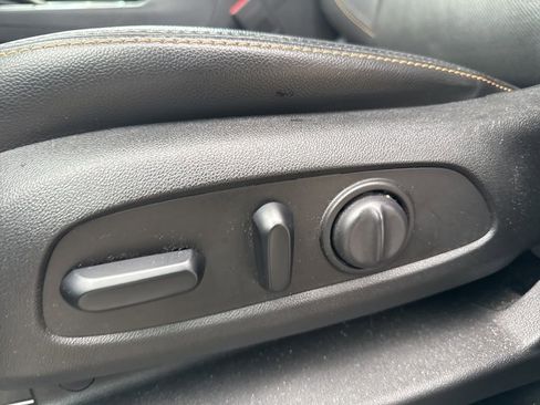 Used 2020 Chevrolet Equinox Premier image 15