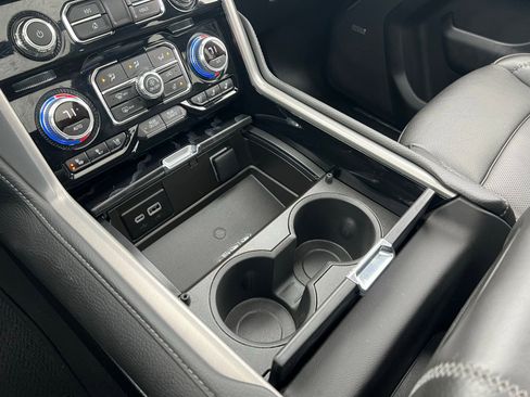 Used 2023 GMC Yukon XL Denali image 15