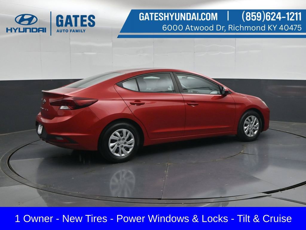 Used 2019 Hyundai Elantra SE FWD image 2