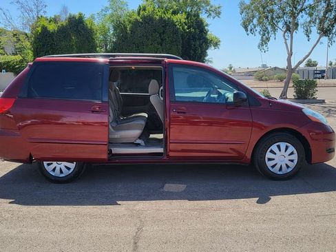 Used 2009 Toyota Sienna CE FWD image 17