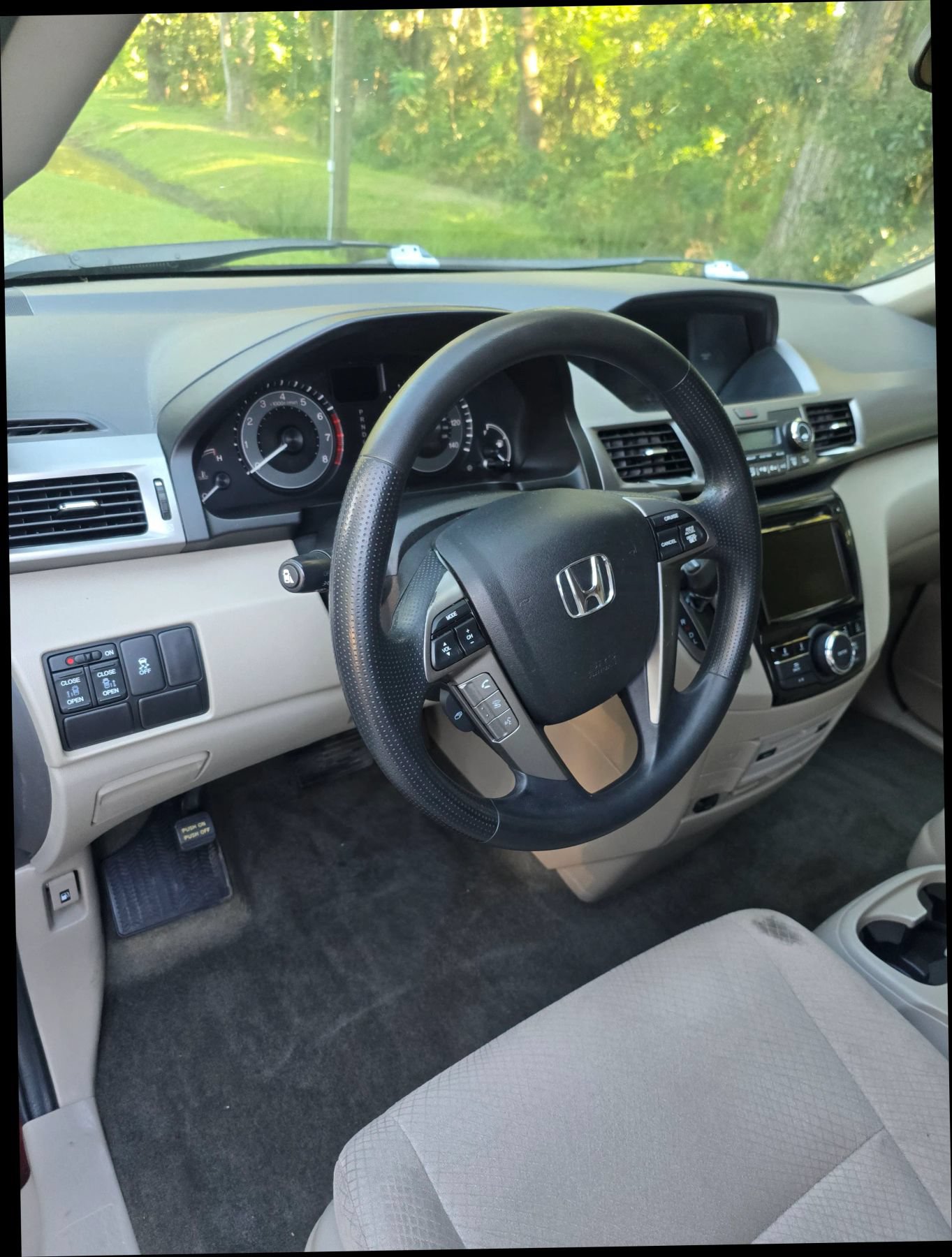 Used 2016 Honda Odyssey SE image 15