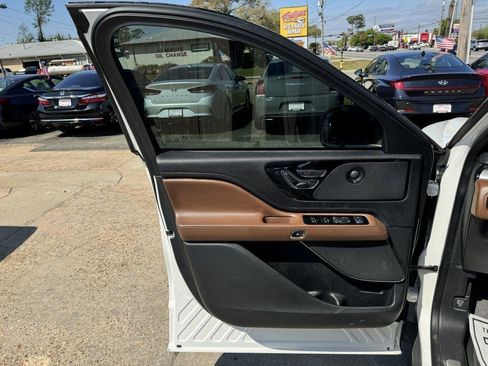 Used 2020 Lincoln Aviator Reserve w/ Elements Package Plus image 14