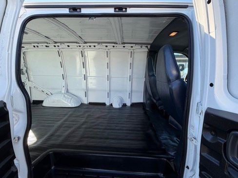 Used 2000 Chevrolet Express 2500 Express image 11