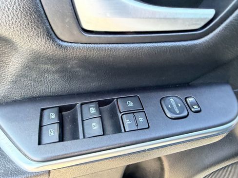 Used 2015 Toyota Camry SE w/ Moonroof Package FWD image 21