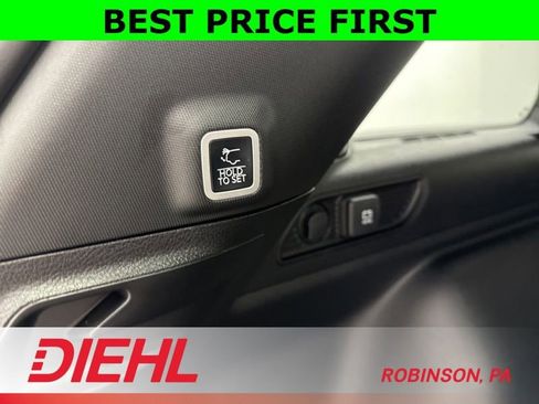 New 2025 Jeep Grand Cherokee Limited w/ Black Appearance Package image 11