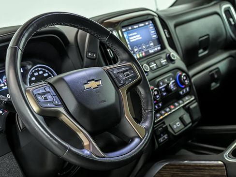 Used 2021 Chevrolet Silverado 1500 High Country AWD/4WD image 17