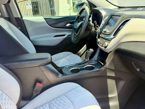 Used 2020 Chevrolet Equinox LS FWD image 5