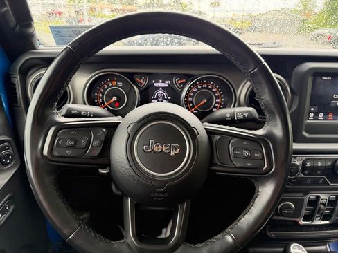 Used 2022 Jeep Gladiator Sport AWD/4WD image 16