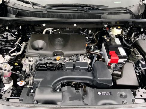 Used 2025 Toyota RAV4 XLE FWD image 31