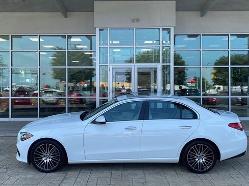 Used 2025 Mercedes-Benz C 300 4MATIC Sedan image 4