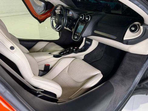 Used 2020 McLaren GT image 20