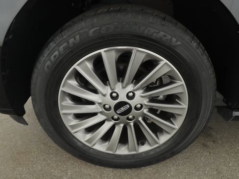 Used 2020 Lincoln Navigator 2WD image 7