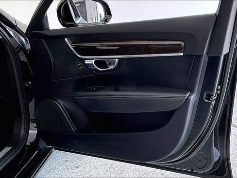 Used 2017 Volvo S90 T5 Momentum w/ Convenience Package FWD image 23