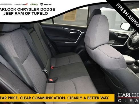 Used 2024 Toyota RAV4 XLE FWD image 37
