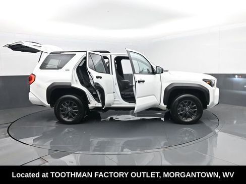 Used 2025 Toyota 4Runner SR5 image 28