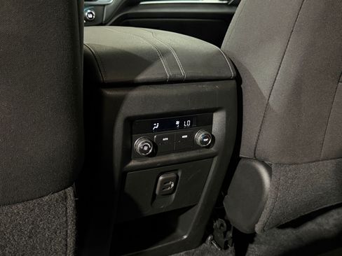 Used 2023 Chevrolet Traverse LT FWD image 37