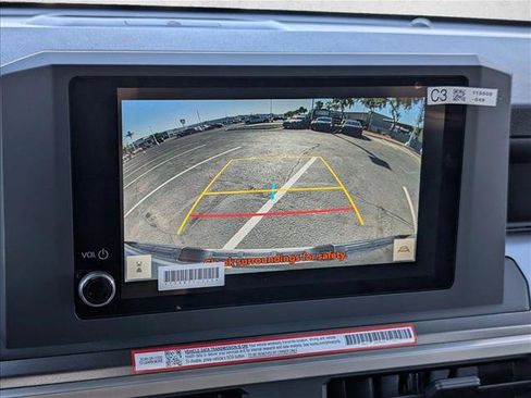 Certified 2025 Toyota Tacoma SR5 AWD/4WD image 17