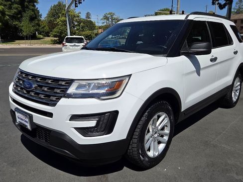 Used 2017 Ford Explorer 4WD image 2
