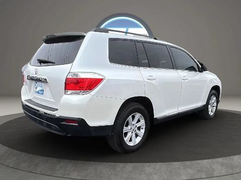 Used 2013 Toyota Highlander SE FWD image 7