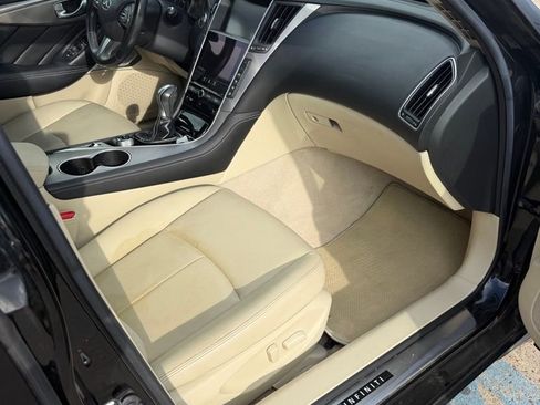 Used 2017 INFINITI Q50 3.0t Premium w/ Driver Assistance Package image 18