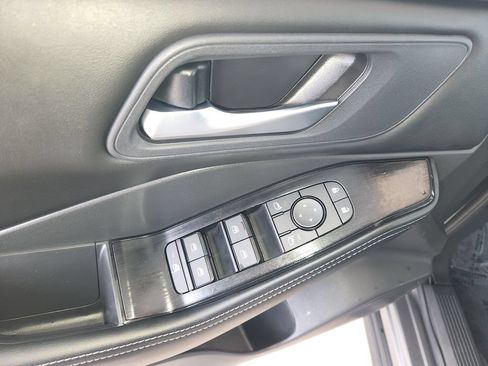 Used 2026 Nissan Rogue SV FWD image 29