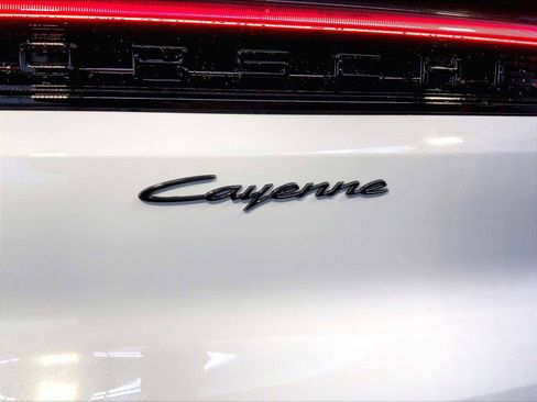 New 2026 Porsche Cayenne image 19