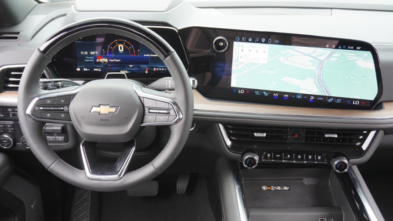 Used 2025 Chevrolet Tahoe High Country AWD/4WD image 31