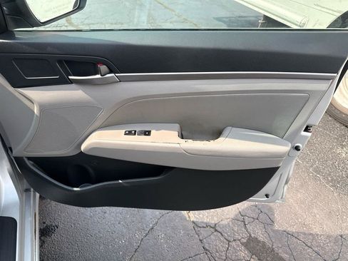Used 2018 Hyundai Elantra SEL FWD image 26