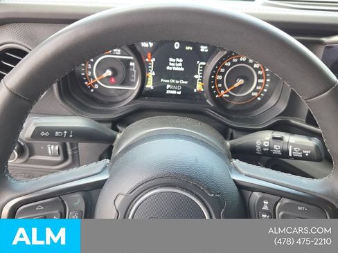 Used 2025 Jeep Wrangler Unlimited Rubicon AWD/4WD image 21