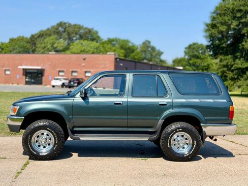 Used 1992 Toyota 4Runner SR5 AWD/4WD image 2