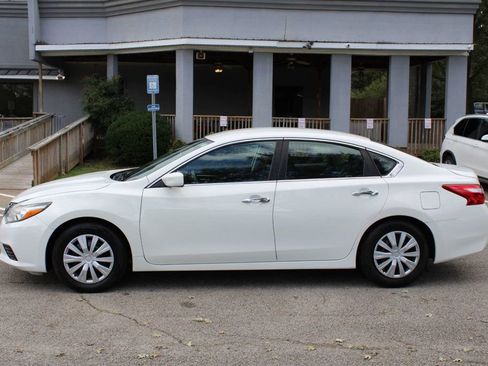 Used 2016 Nissan Altima 2.5 S w/ Power Driver Seat Package image 4