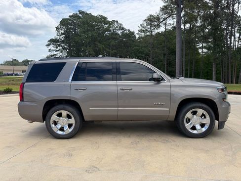 Used 2018 Chevrolet Tahoe LT w/ LT Signature Package RWD image 3