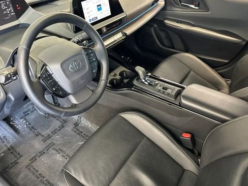 Used 2024 Toyota Prius XLE FWD image 11
