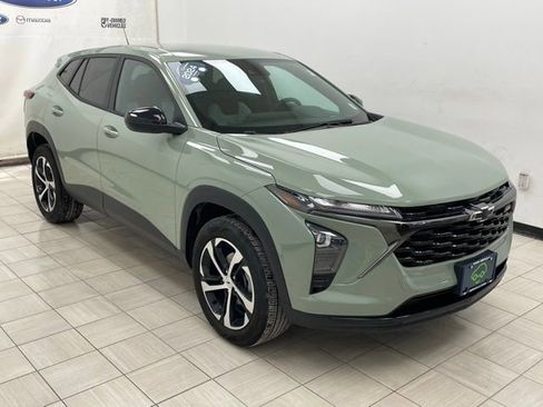 Used 2024 Chevrolet Trax RS w/ Driver Confidence Package image 1