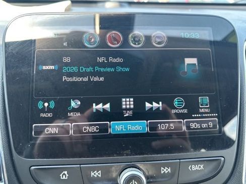 Used 2018 Chevrolet Malibu LT FWD image 19
