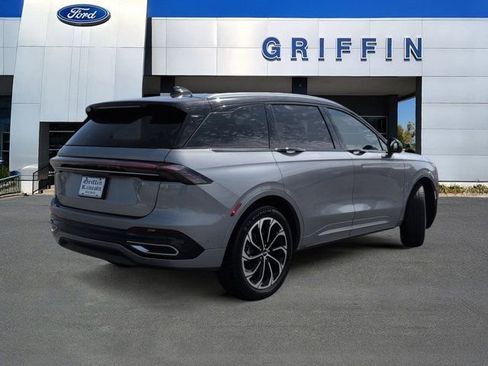 Used 2024 Lincoln Nautilus Reserve w/ Equipment Group 202A image 4