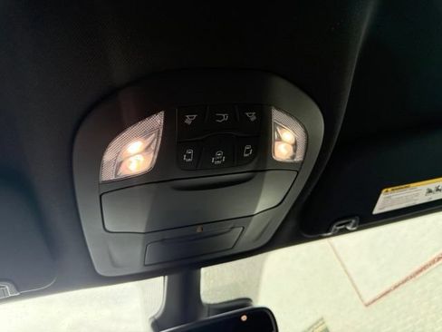 New 2027 Chrysler Pacifica Select w/ Family Tech Group AWD/4WD image 28