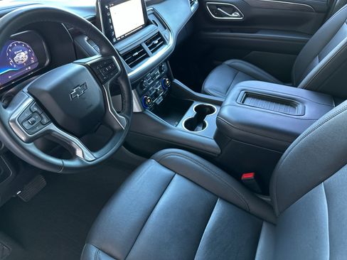 Used 2023 Chevrolet Suburban Z71 w/ Luxury Package AWD/4WD image 10