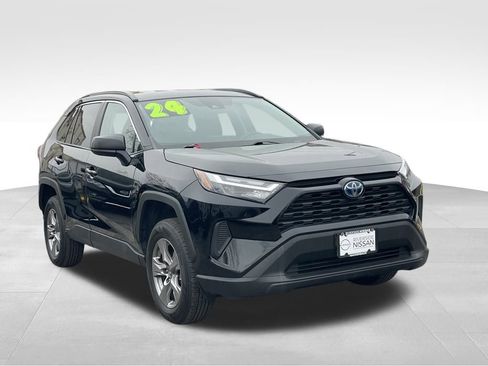 Used 2024 Toyota RAV4 LE AWD/4WD image 3