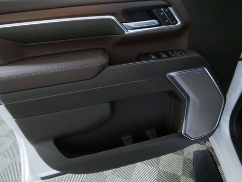 Used 2024 GMC Sierra 3500 Denali w/ Denali Reserve Package image 16