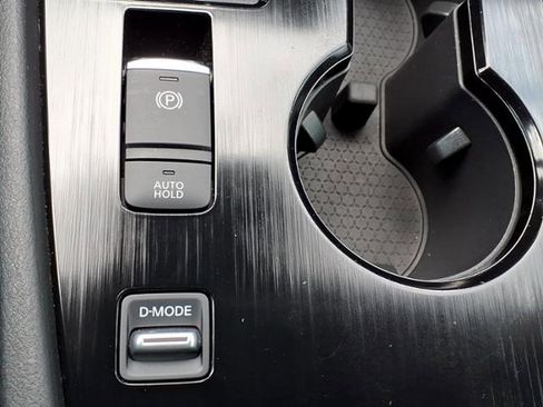 Used 2022 Nissan Rogue SV image 28