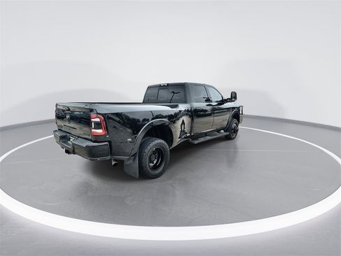 Used 2021 RAM 3500 Laramie w/ Night Edition image 8