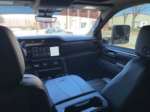 Used 2025 GMC Sierra 2500 AT4 w/ AT4 Premium Plus Package image 41