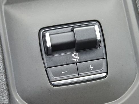 Used 2024 GMC Sierra 2500 AT4 w/ AT4 Premium Plus Package AWD/4WD image 9
