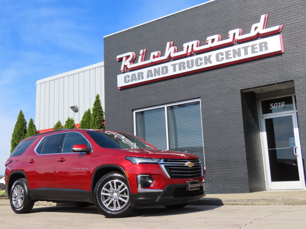Used 2023 Chevrolet Traverse LT w/ LPO, Floor Liner Package AWD/4WD image 64