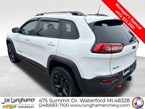 Used 2016 Jeep Cherokee Trailhawk w/ Comfort/Convenience Group AWD/4WD image 6