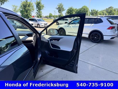 Used 2023 Toyota RAV4 Limited AWD/4WD image 21