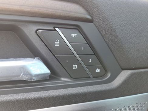 New 2026 GMC Acadia Denali Ultimate w/ LPO, Floor Liner Package image 11